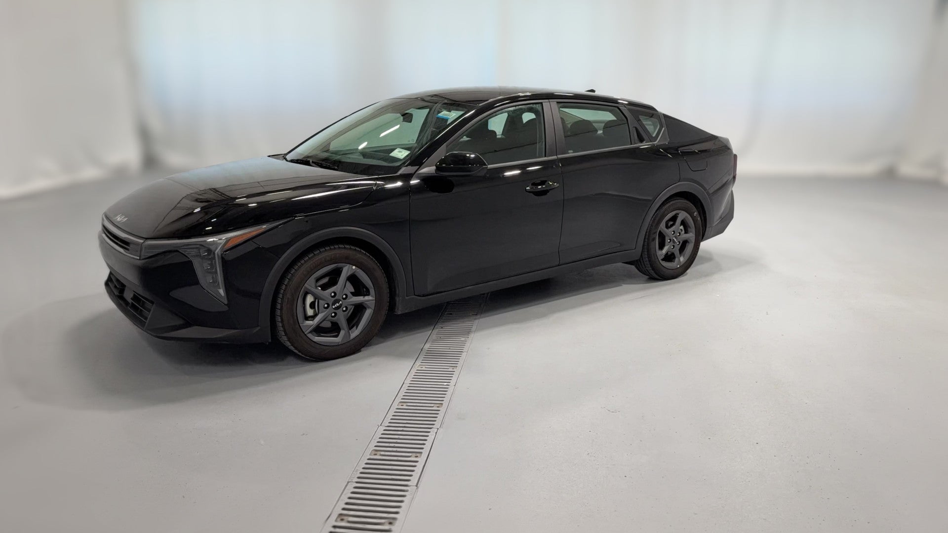 2025 Kia K4 vehicle photo