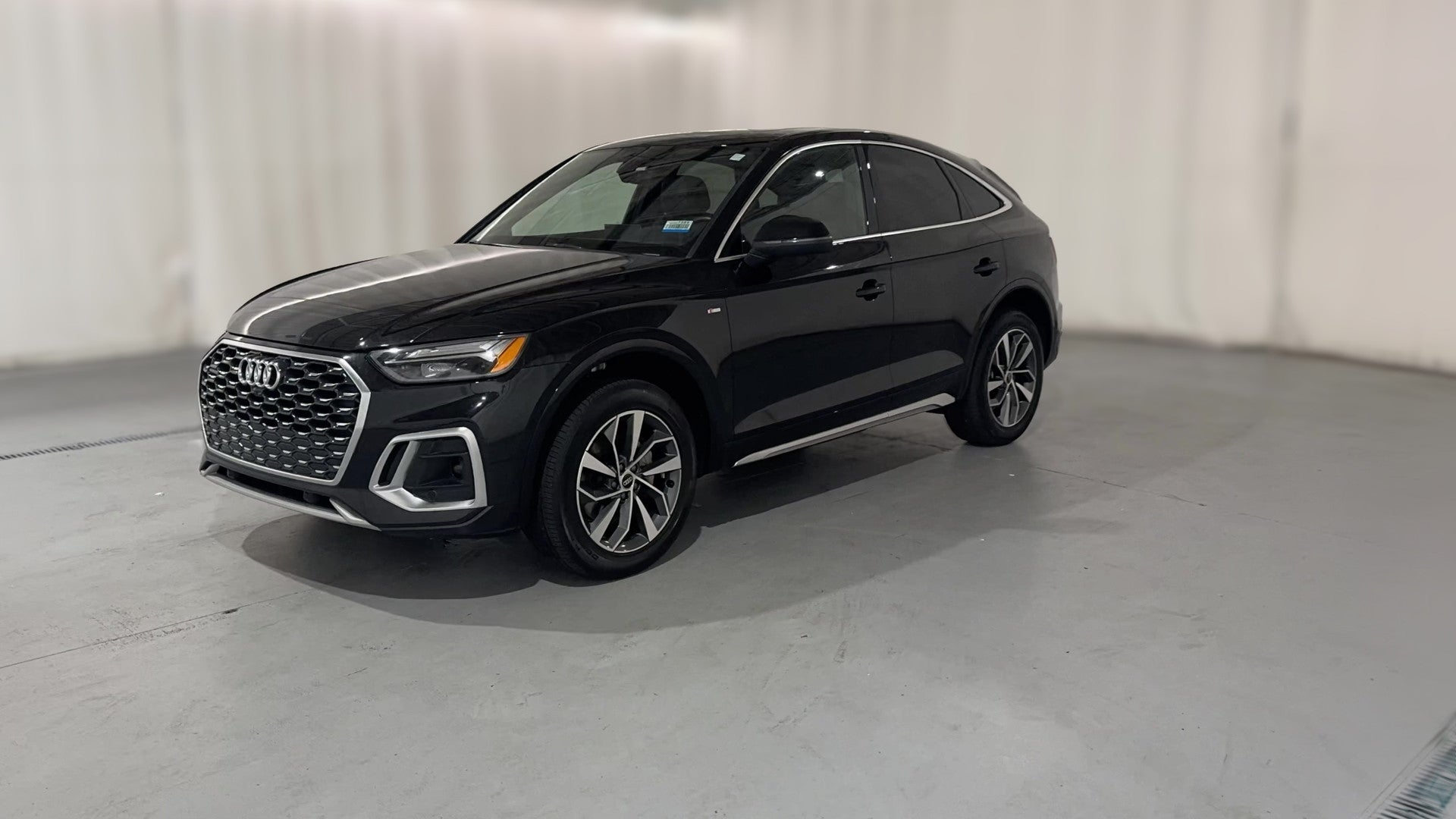 2022 Audi Q5 Sportback vehicle photo