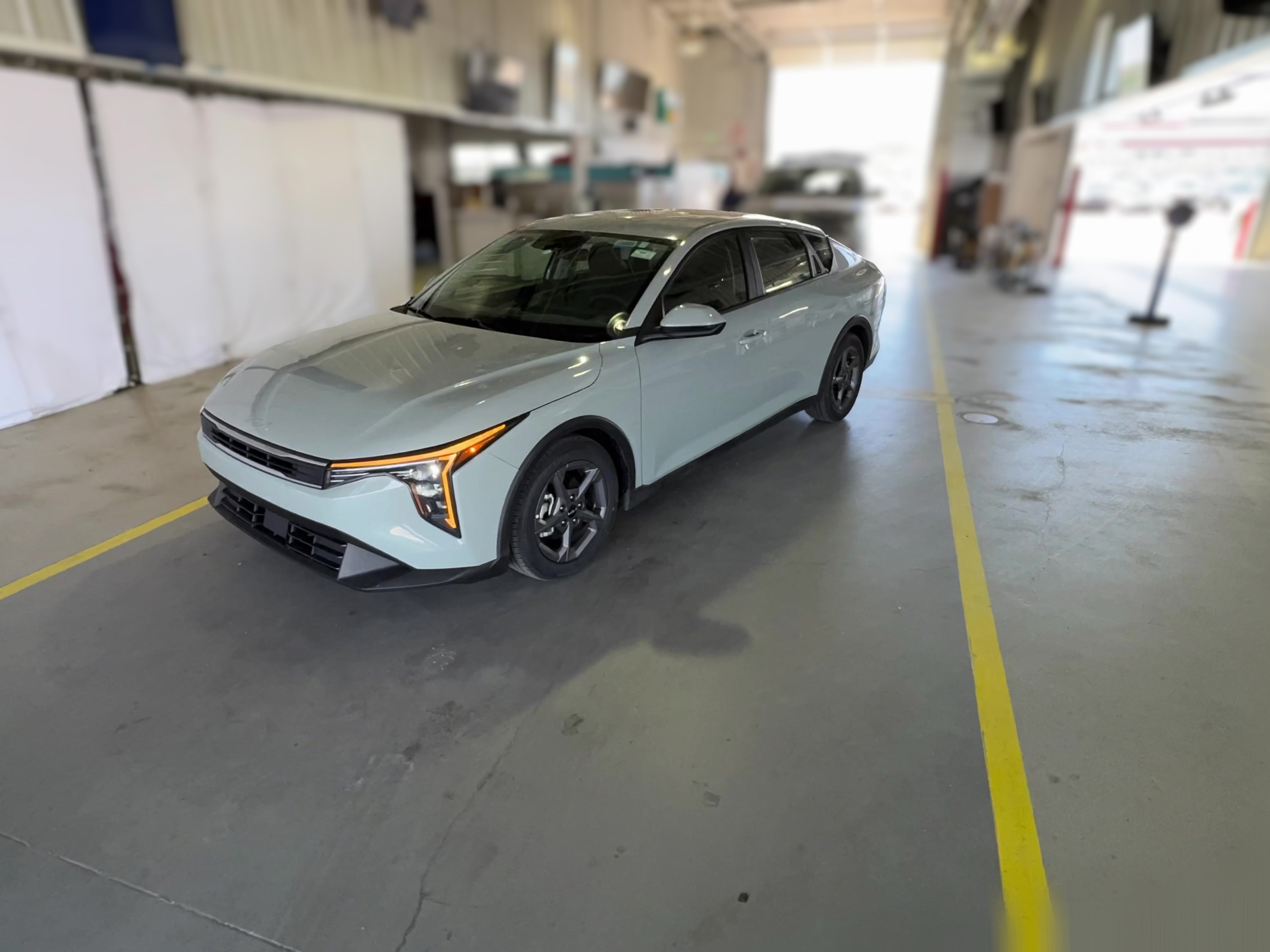 2025 Kia K4 LXS - Photo 27