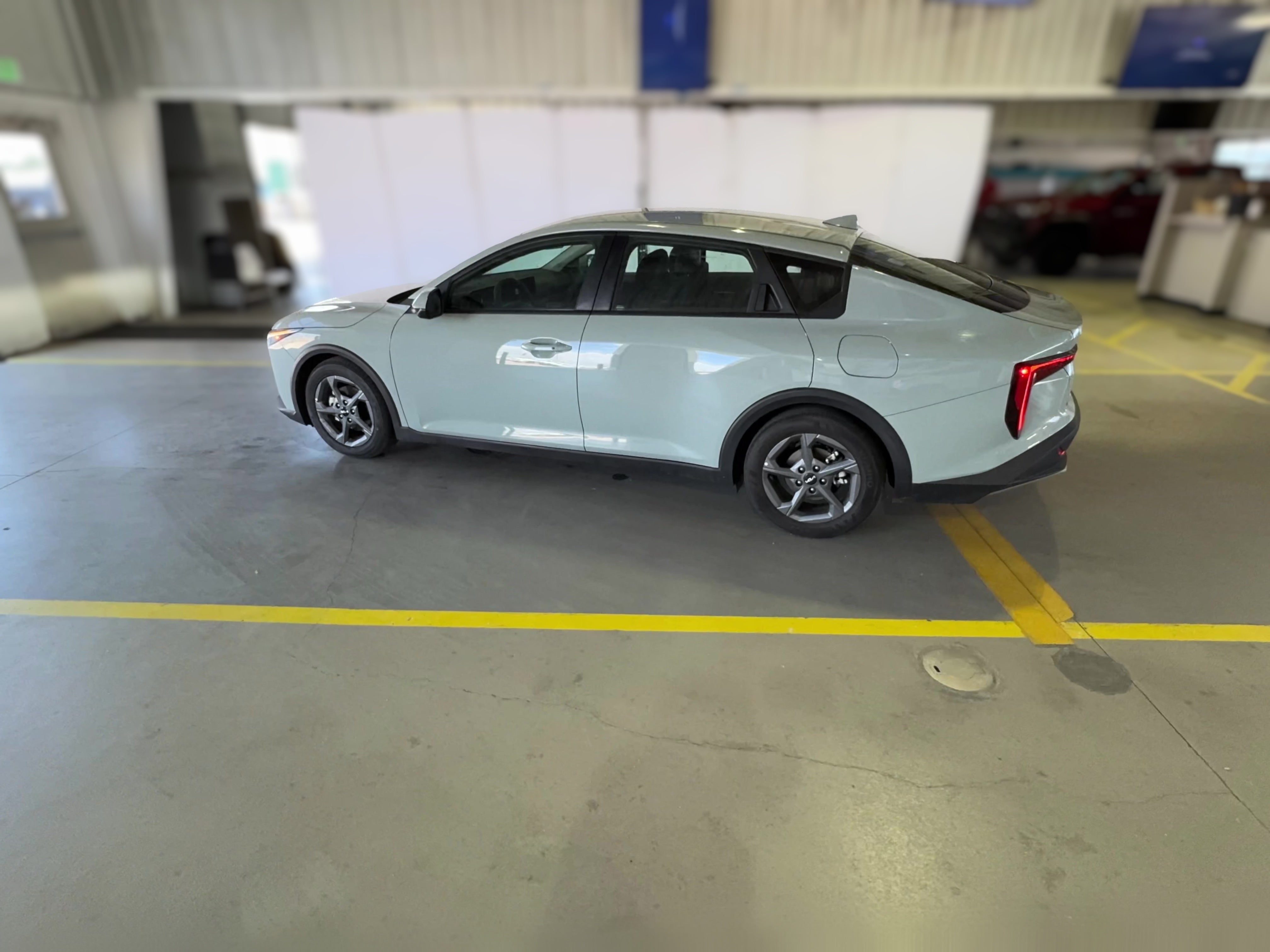 2025 Kia K4 LXS - Photo 30