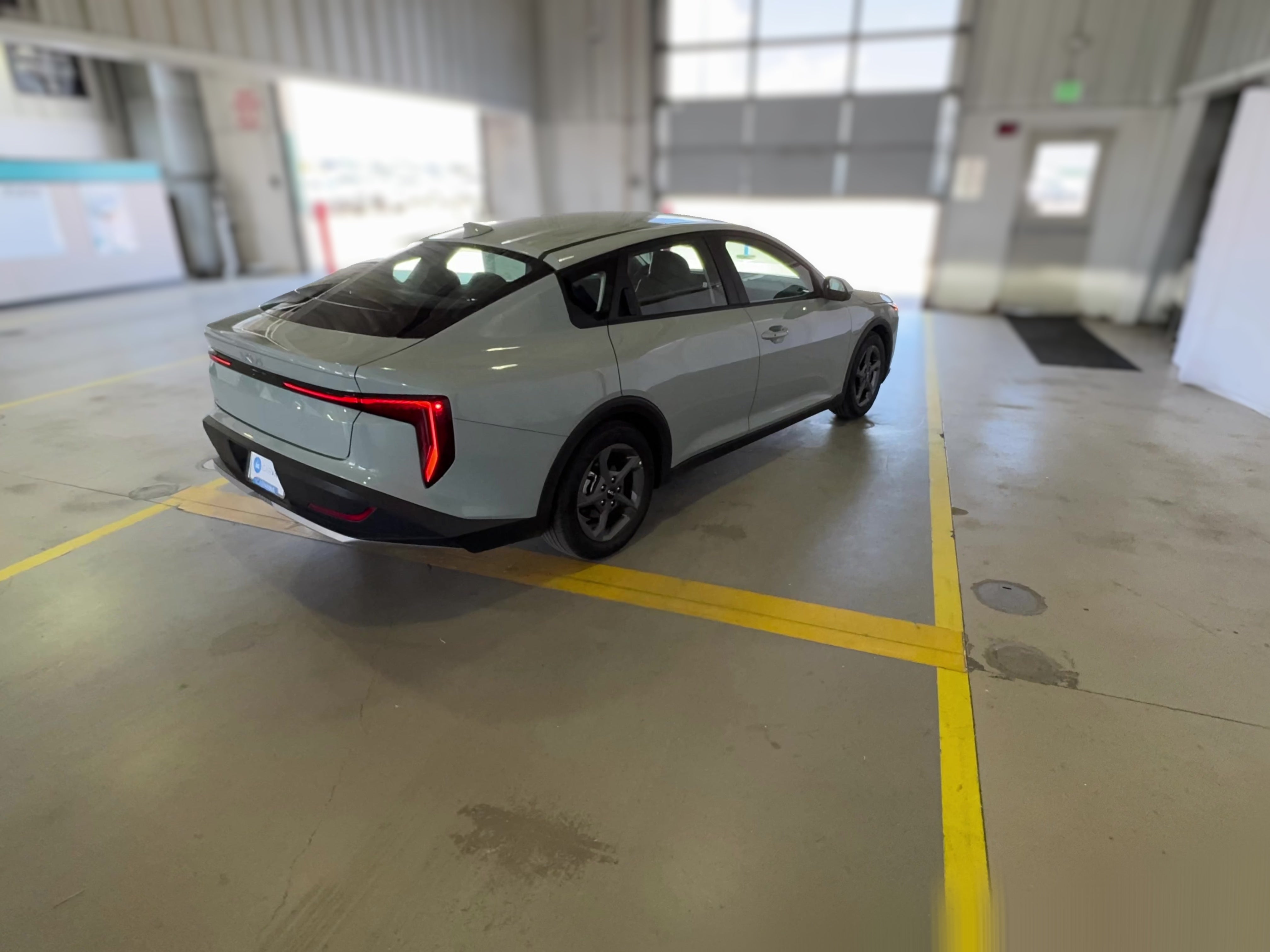 2025 Kia K4 LXS - Photo 35