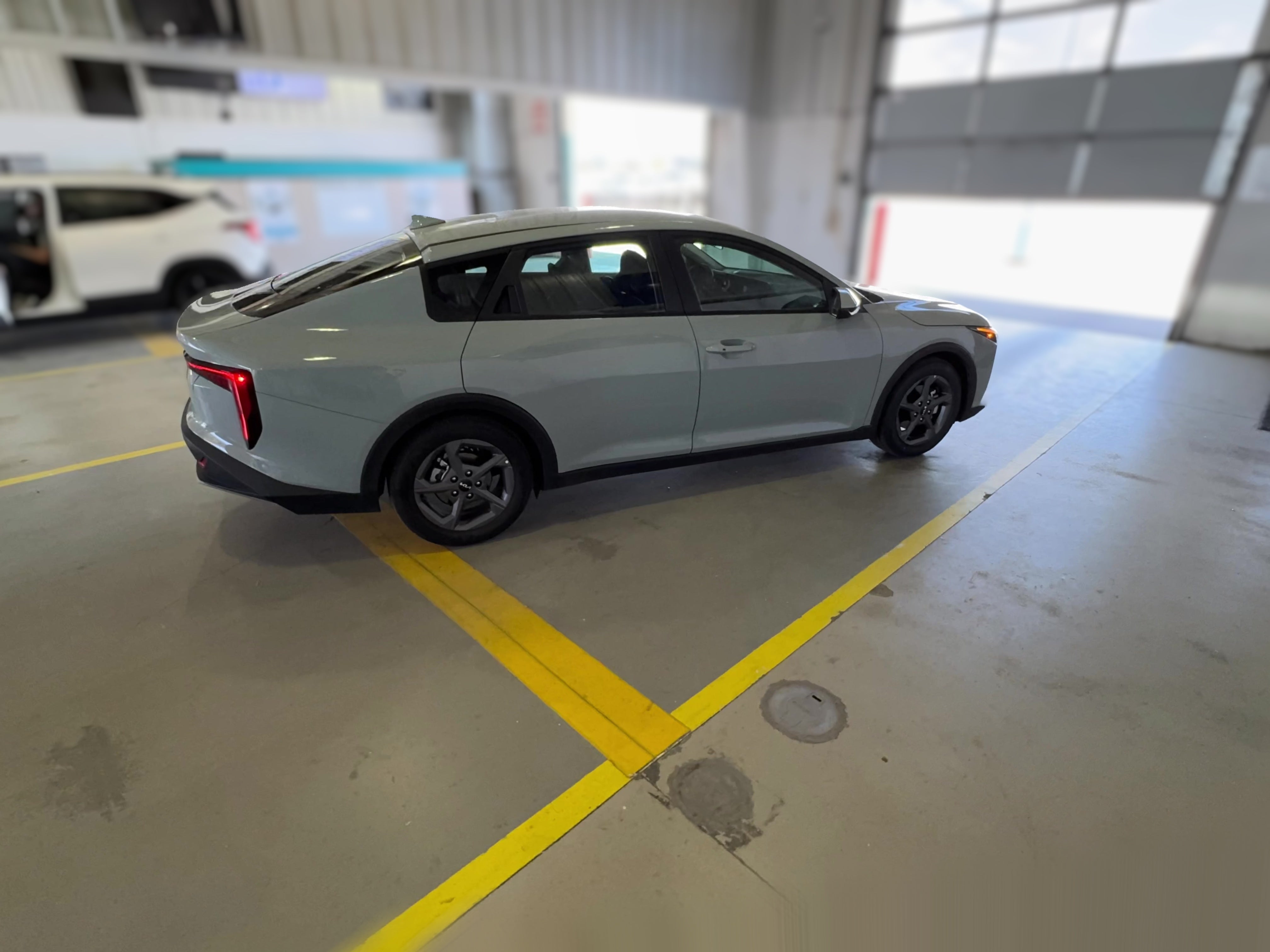 2025 Kia K4 LXS - Photo 36