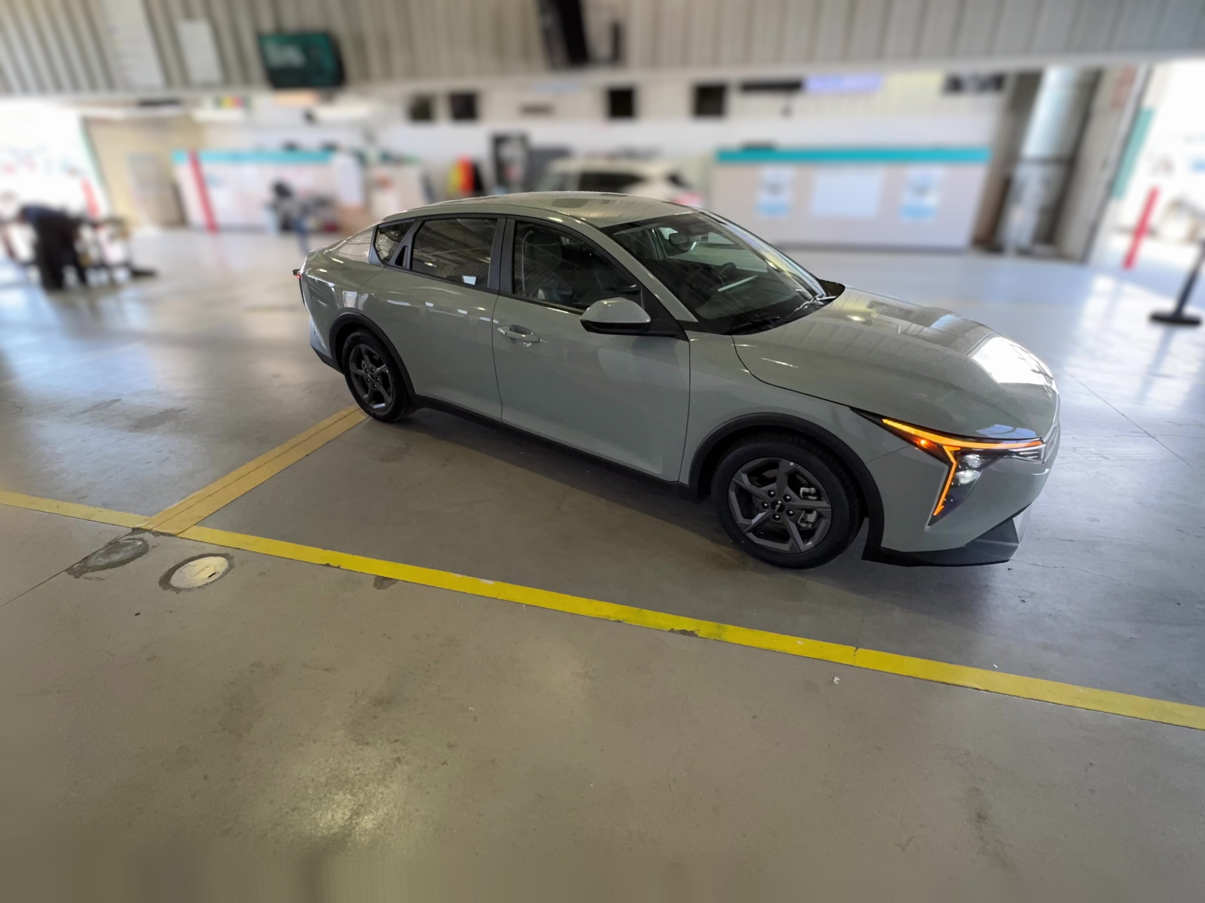 2025 Kia K4 LXS - Photo 38