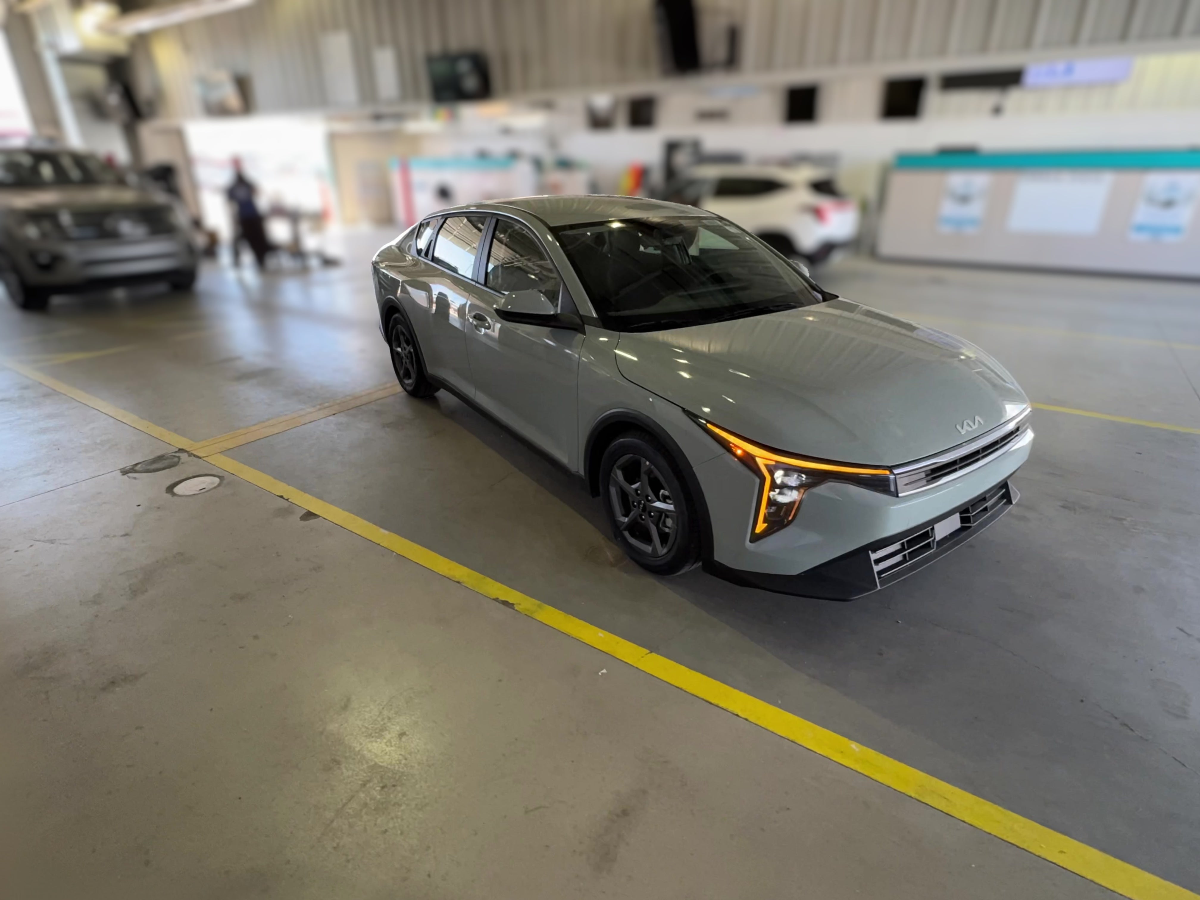 2025 Kia K4 LXS - Photo 39