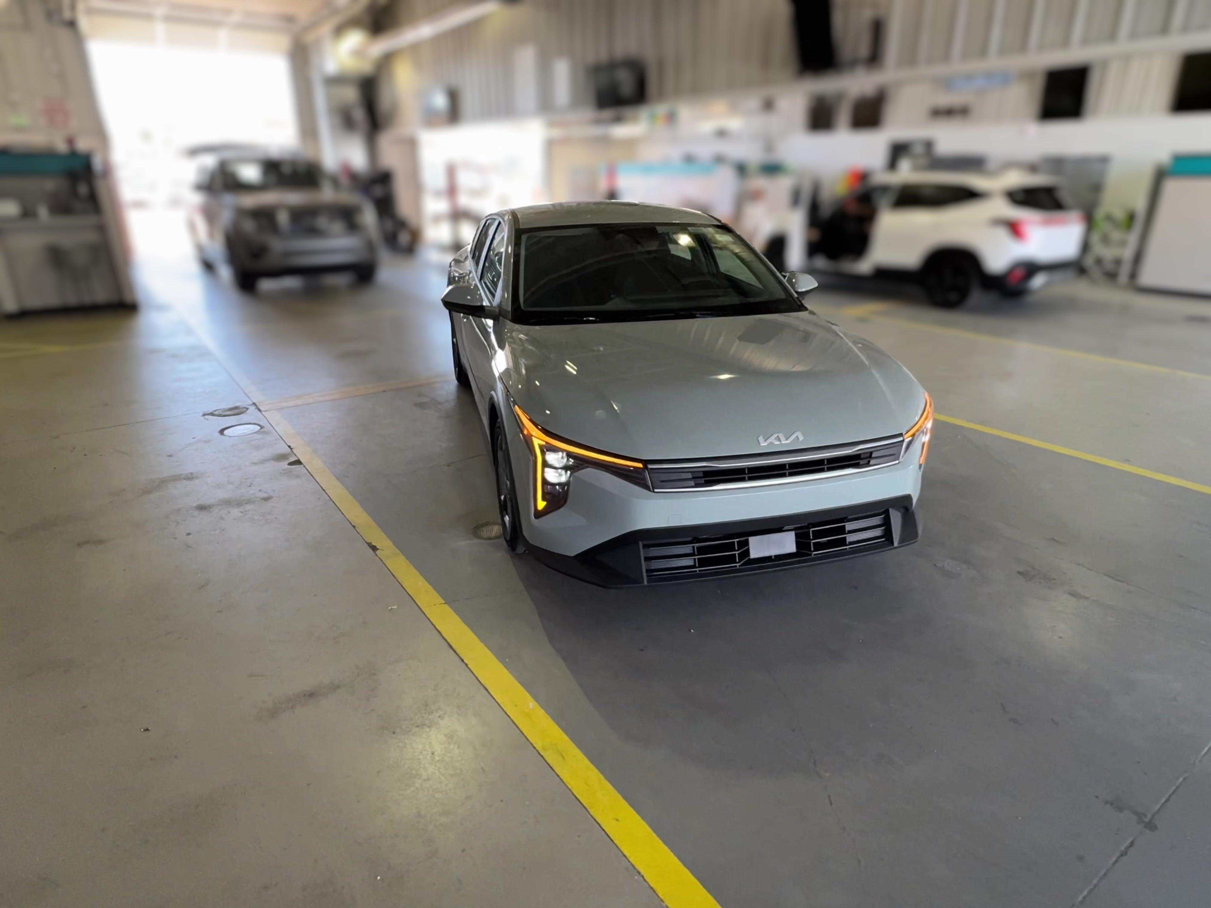 2025 Kia K4 LXS - Photo 40