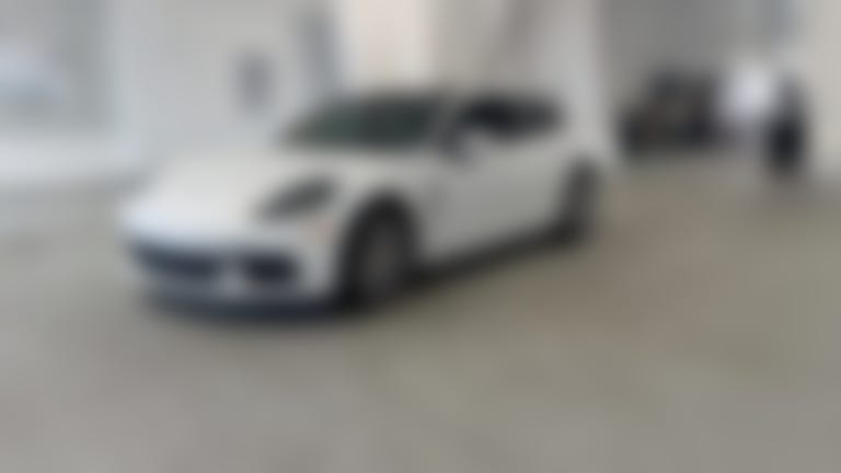 2018 Porsche Panamera vehicle photo
