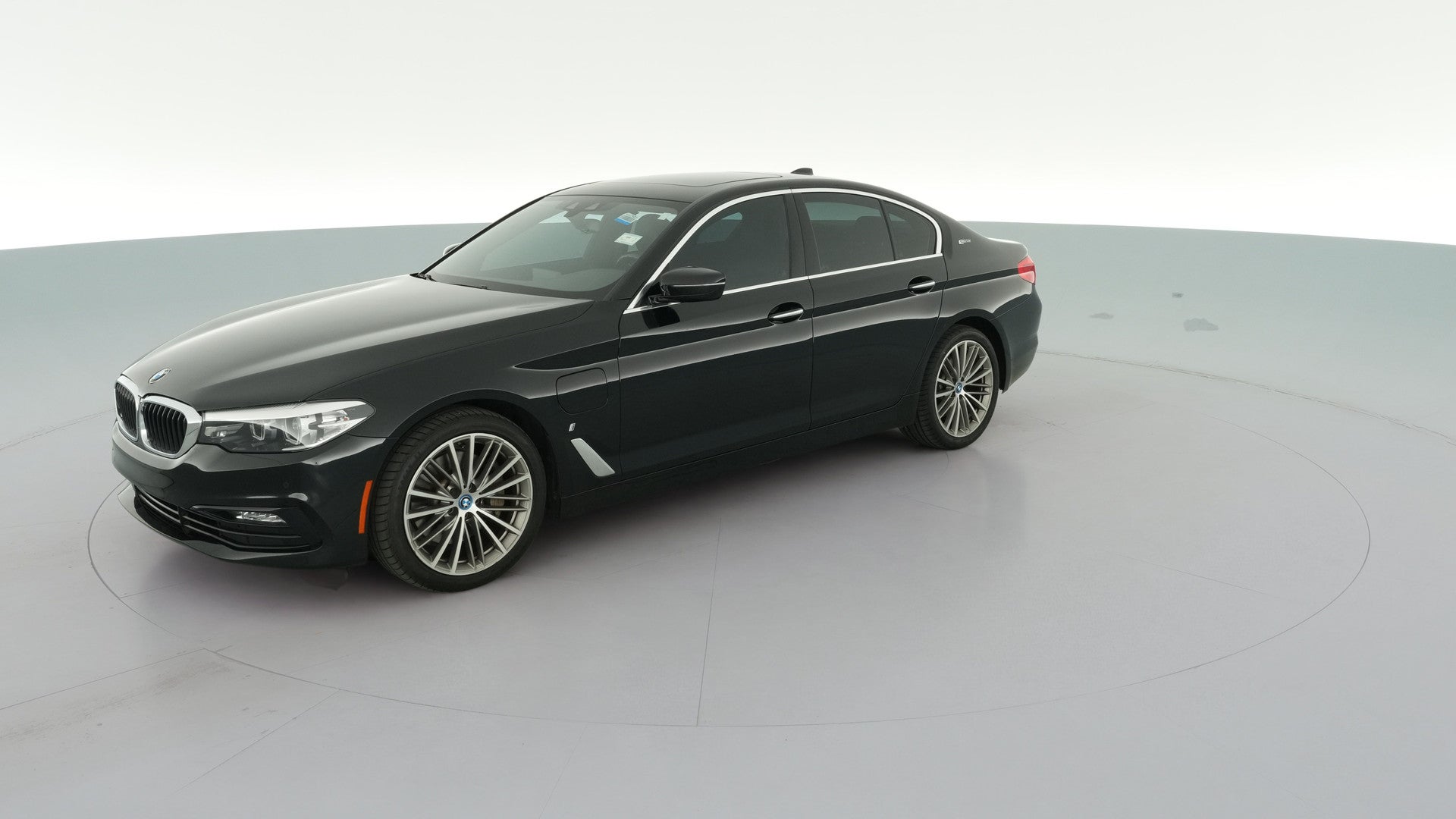 2018 BMW 5 Series vehicle photo