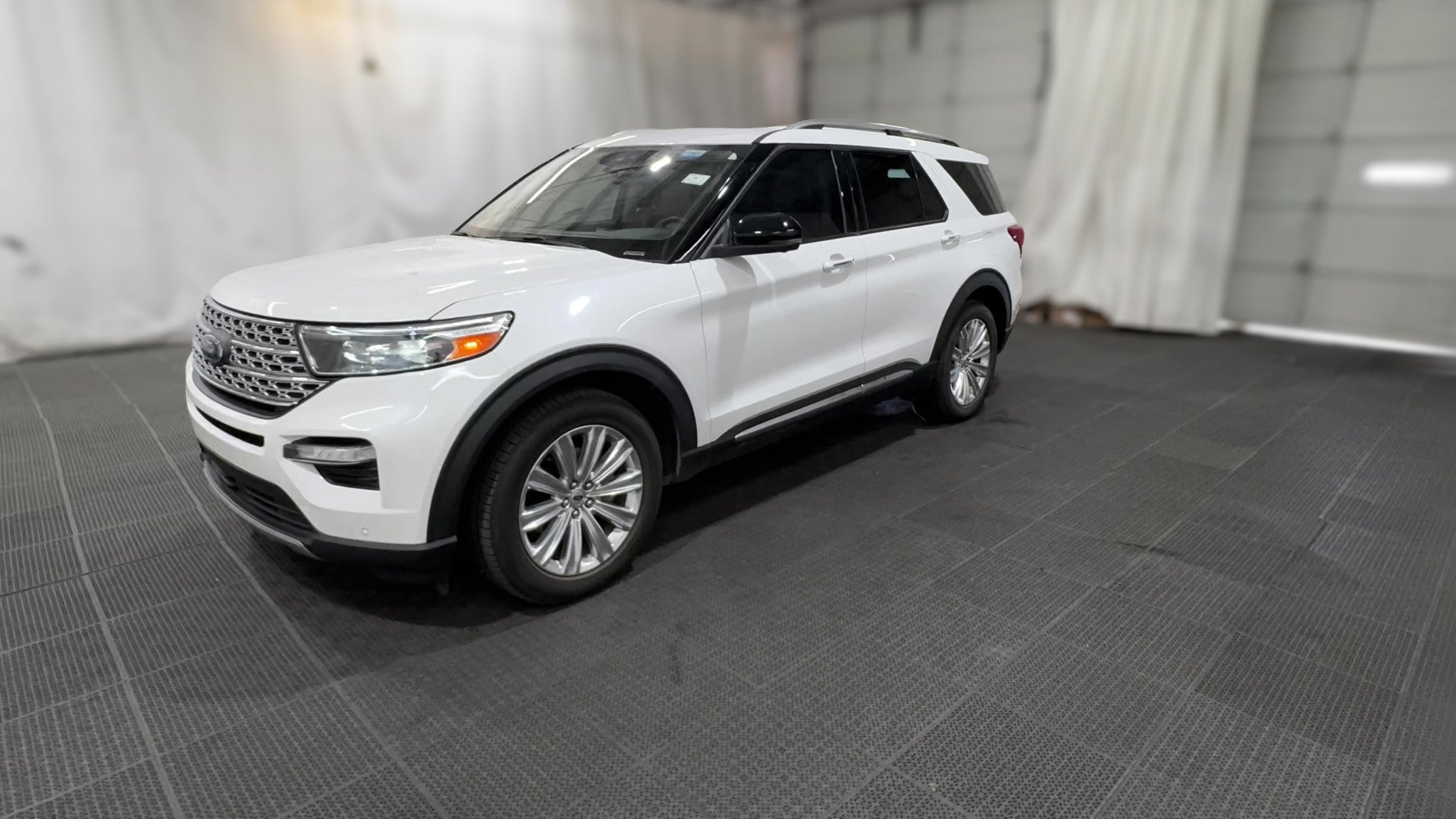 2021 Ford Explorer vehicle photo