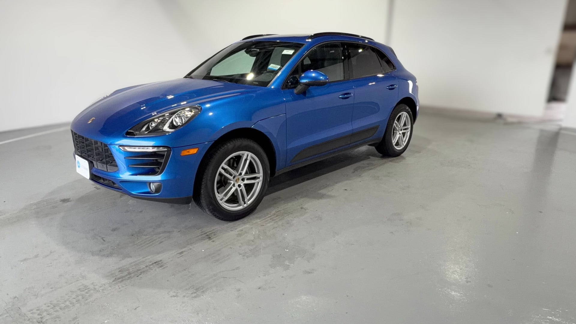 2018 Porsche Macan vehicle photo