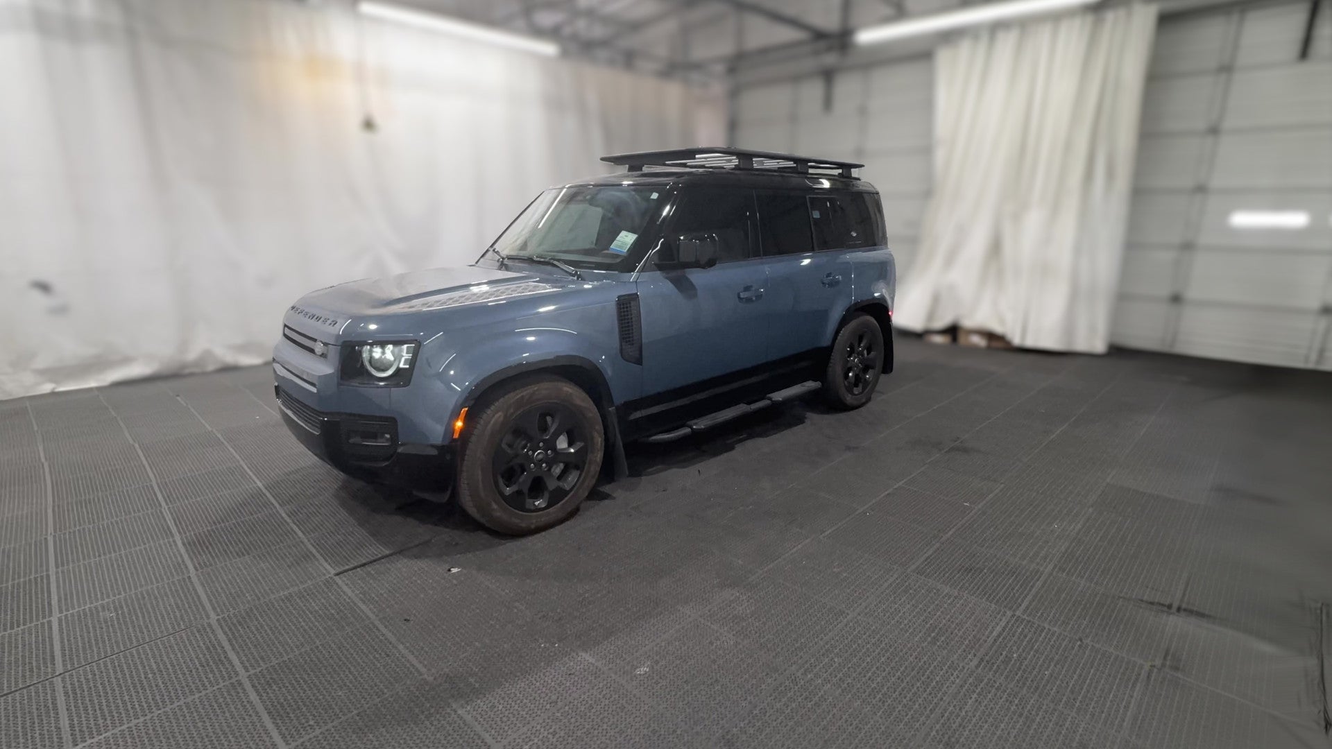 2024 Land Rover Defender 110 vehicle photo