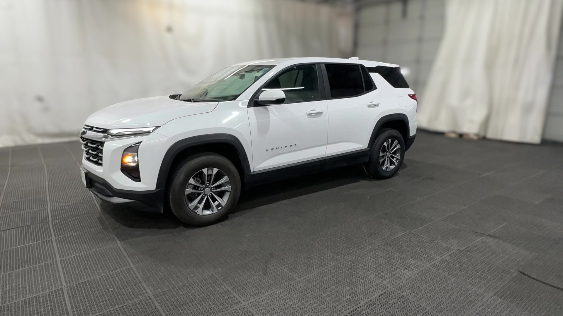 2025 Chevrolet Equinox vehicle photo