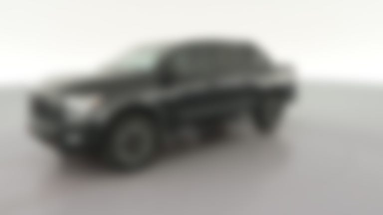 2023 Nissan Titan Crew Cab vehicle photo