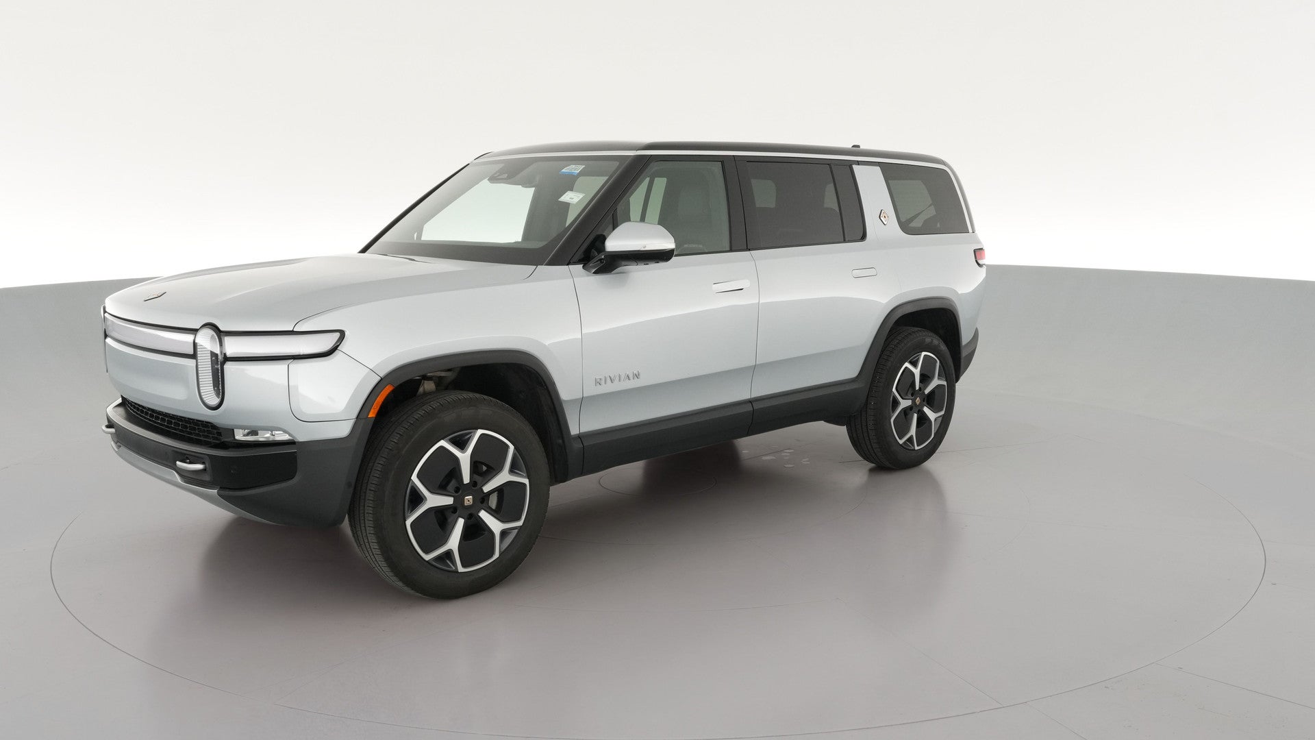 2024 Rivian R1S vehicle photo