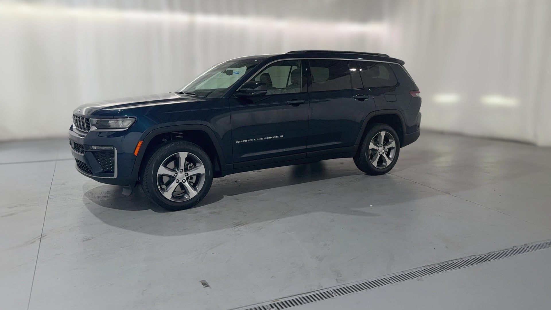 2026 Jeep Grand Cherokee L vehicle photo