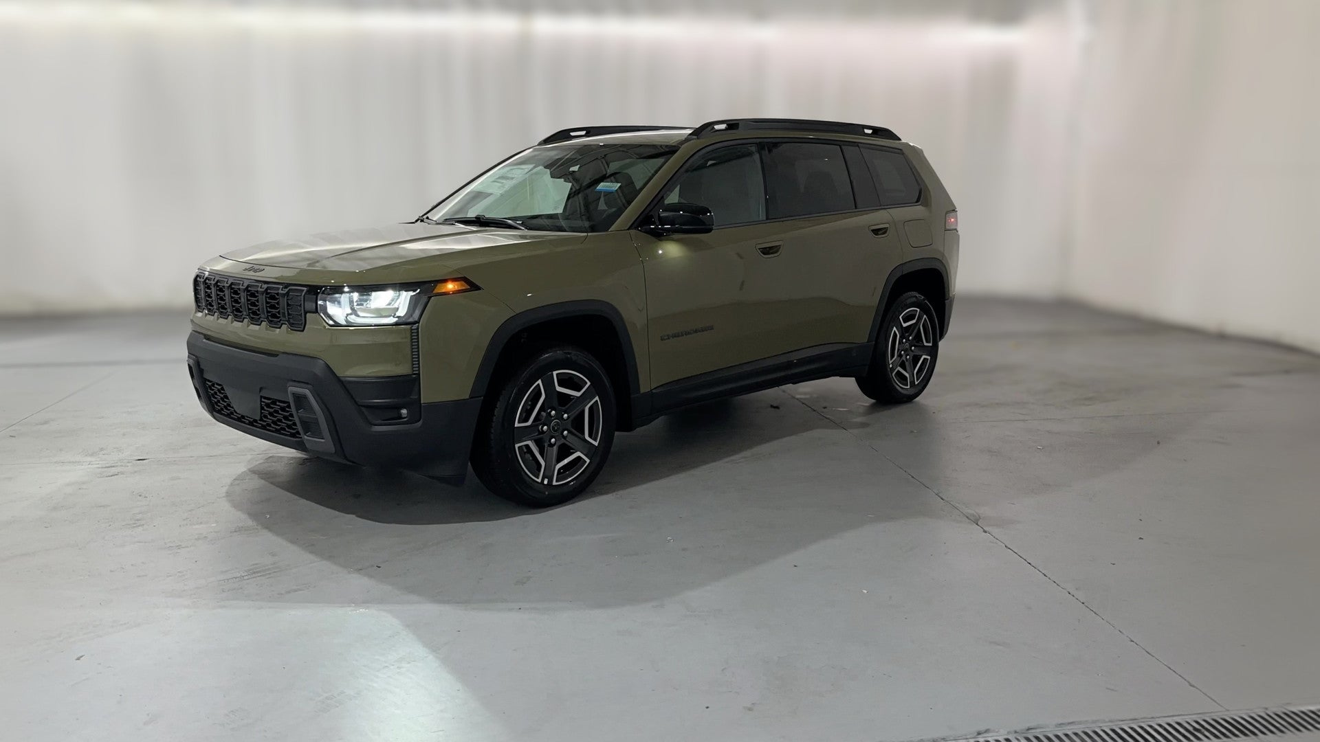 2026 Jeep Cherokee vehicle photo