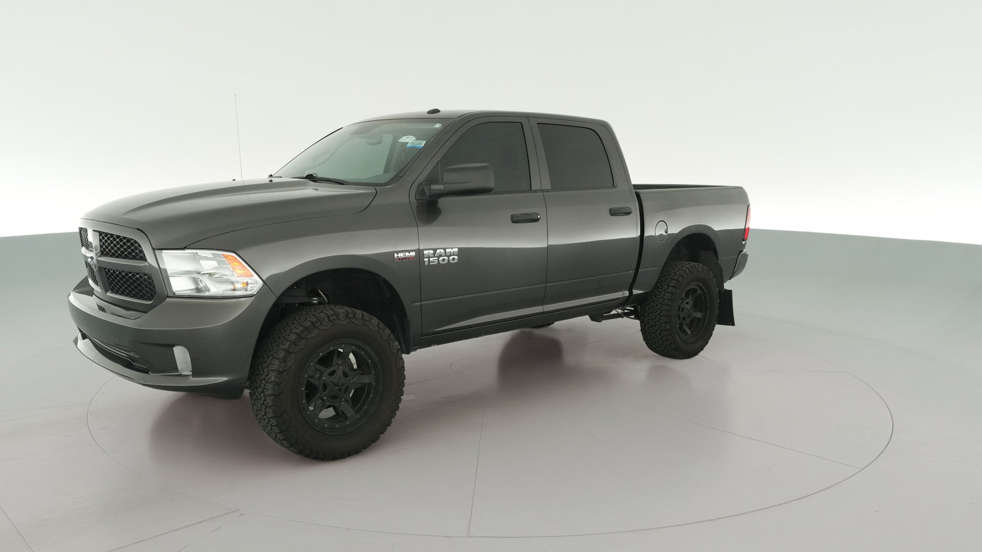 2016 Ram 1500 Crew Cab vehicle photo