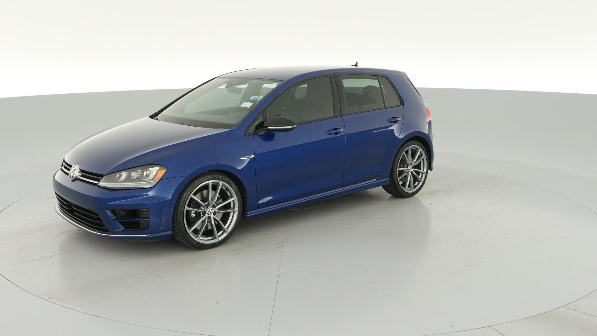 2017 Volkswagen Golf R vehicle photo