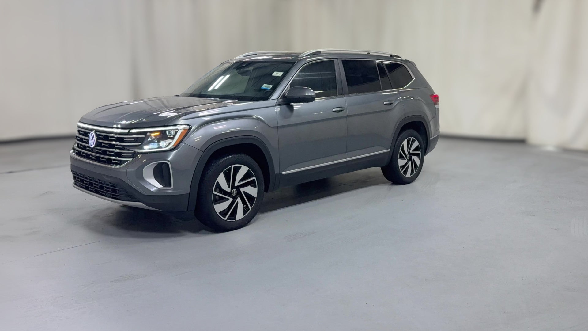 2024 Volkswagen Atlas vehicle photo