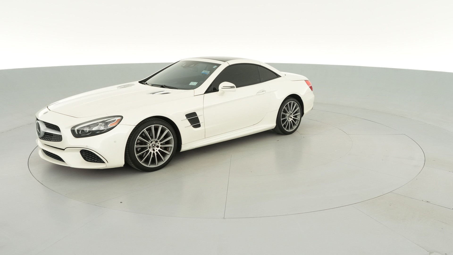 2019 Mercedes-Benz SL vehicle photo