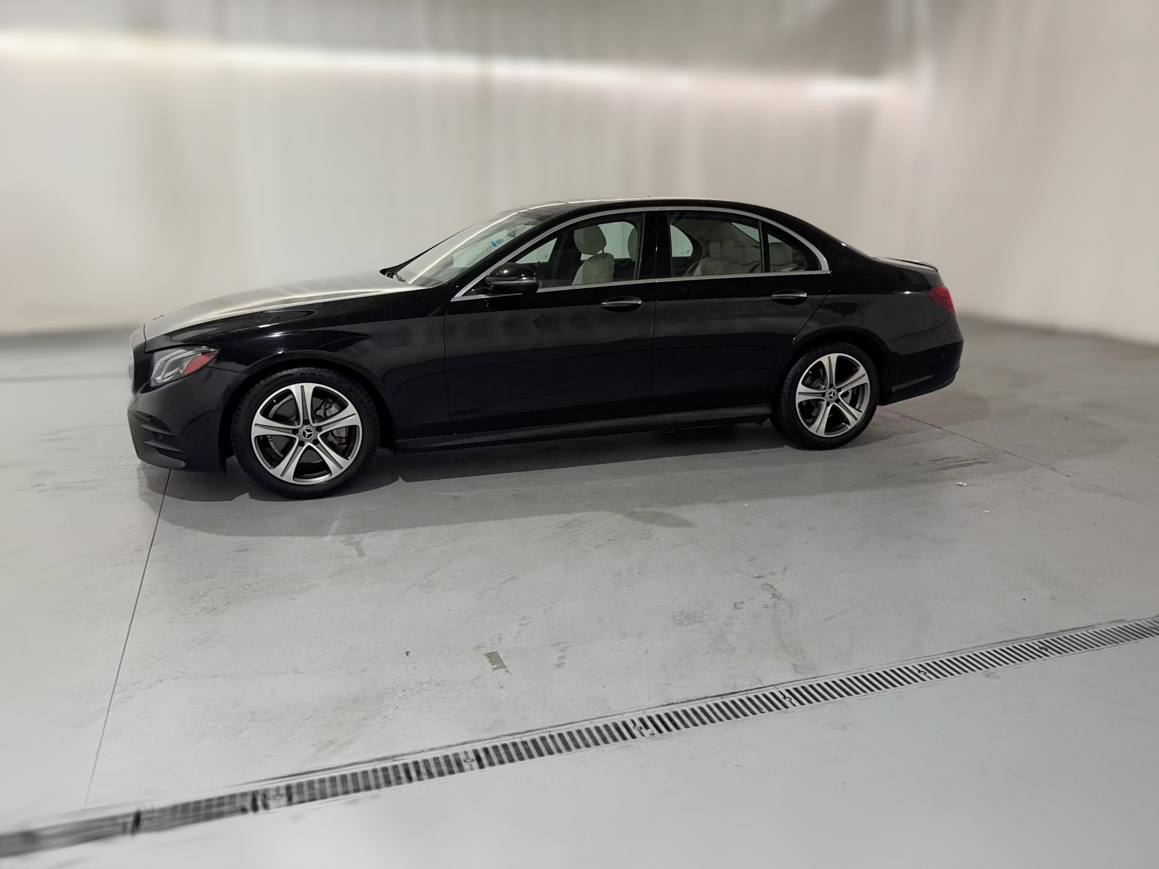 2018 Mercedes-Benz E-Class E300 - Photo 26