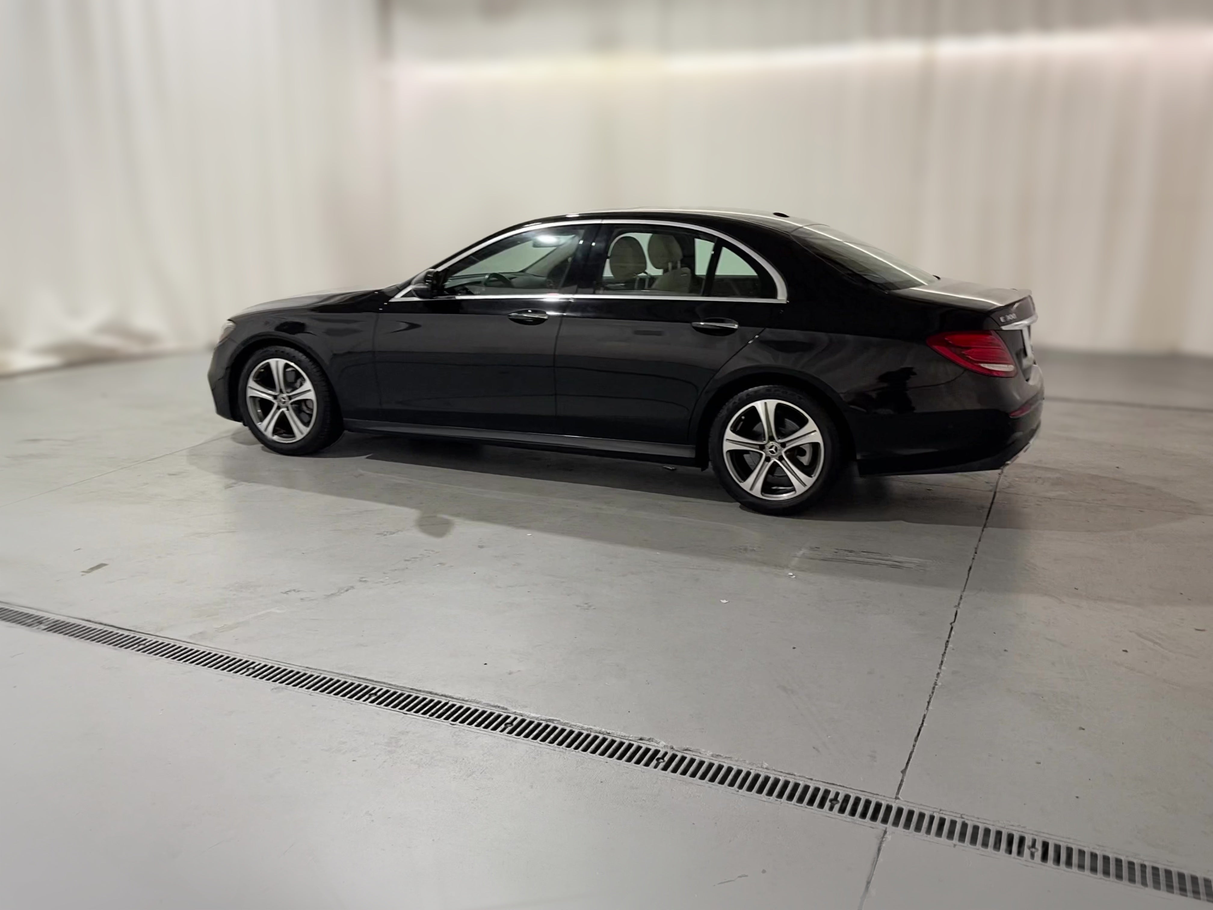 2018 Mercedes-Benz E-Class E300 - Photo 28