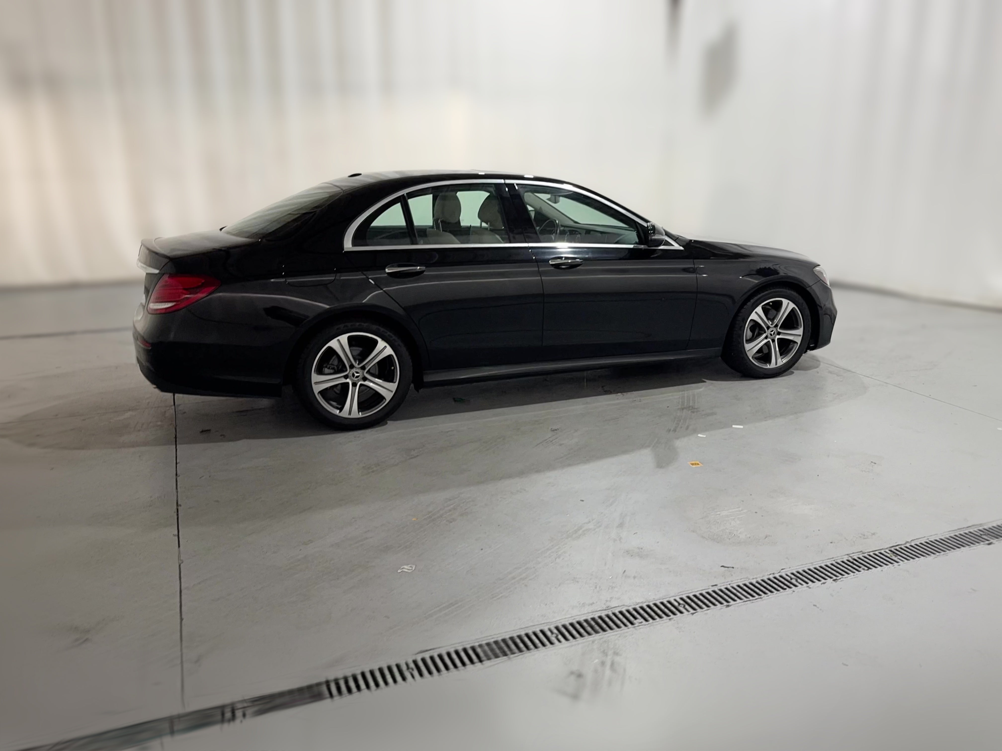 2018 Mercedes-Benz E-Class E300 - Photo 34