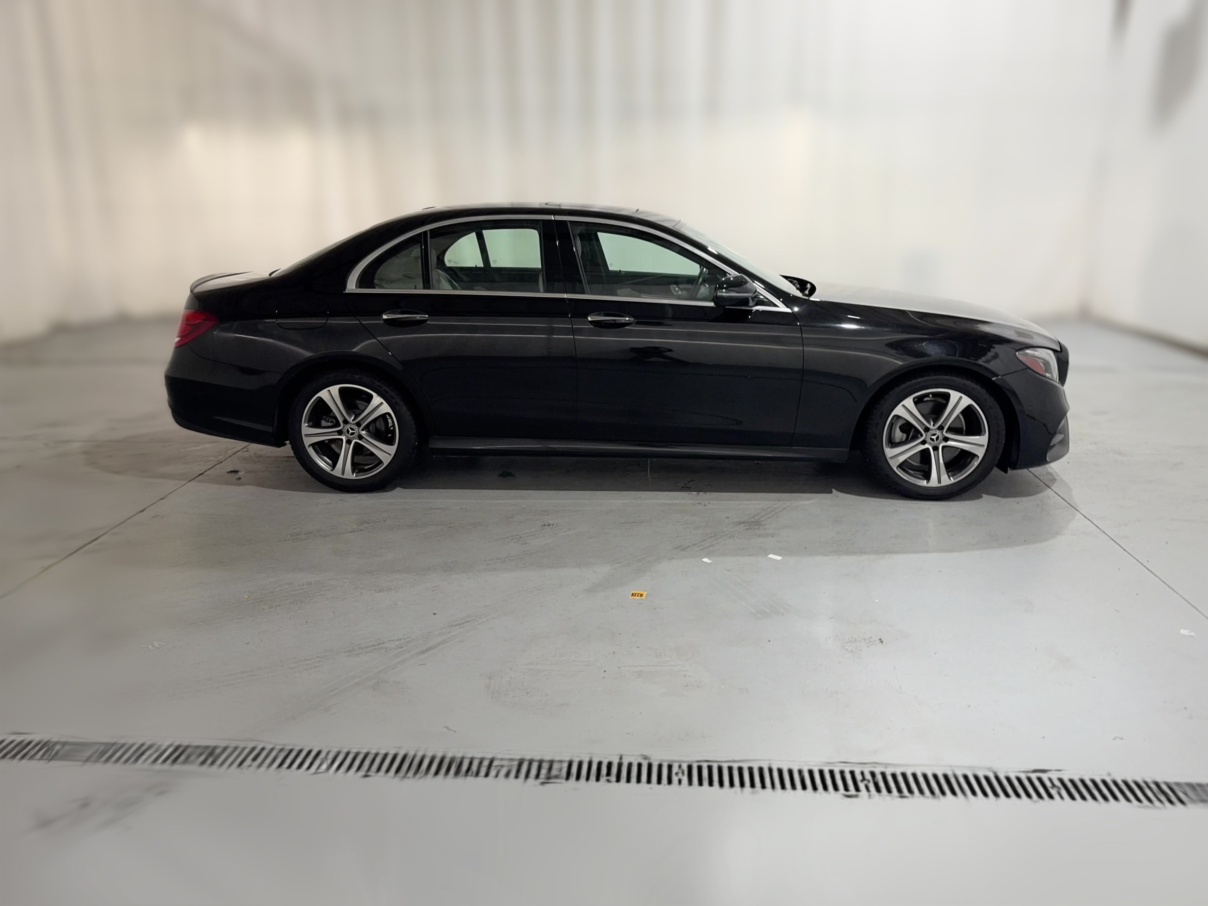 2018 Mercedes-Benz E-Class E300 - Photo 35