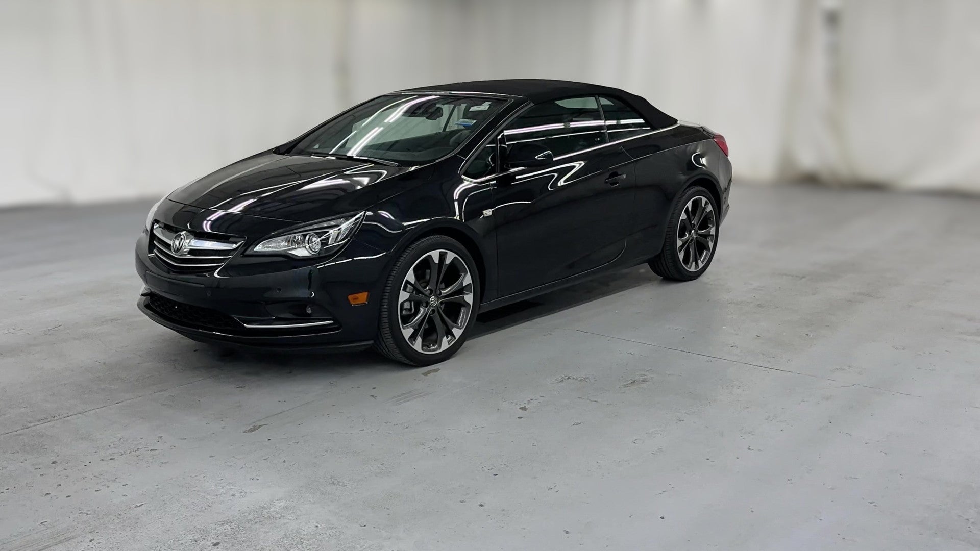 2016 Buick Cascada vehicle photo
