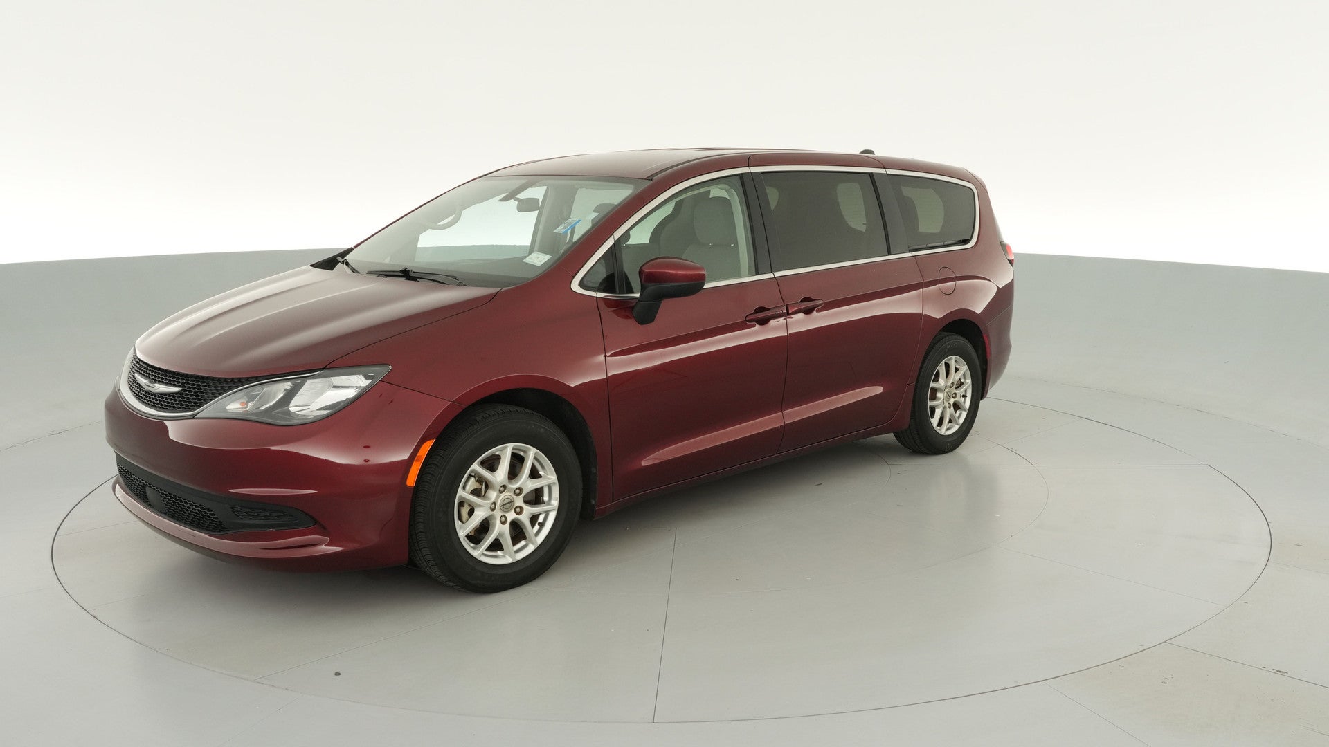2021 Chrysler Voyager vehicle photo