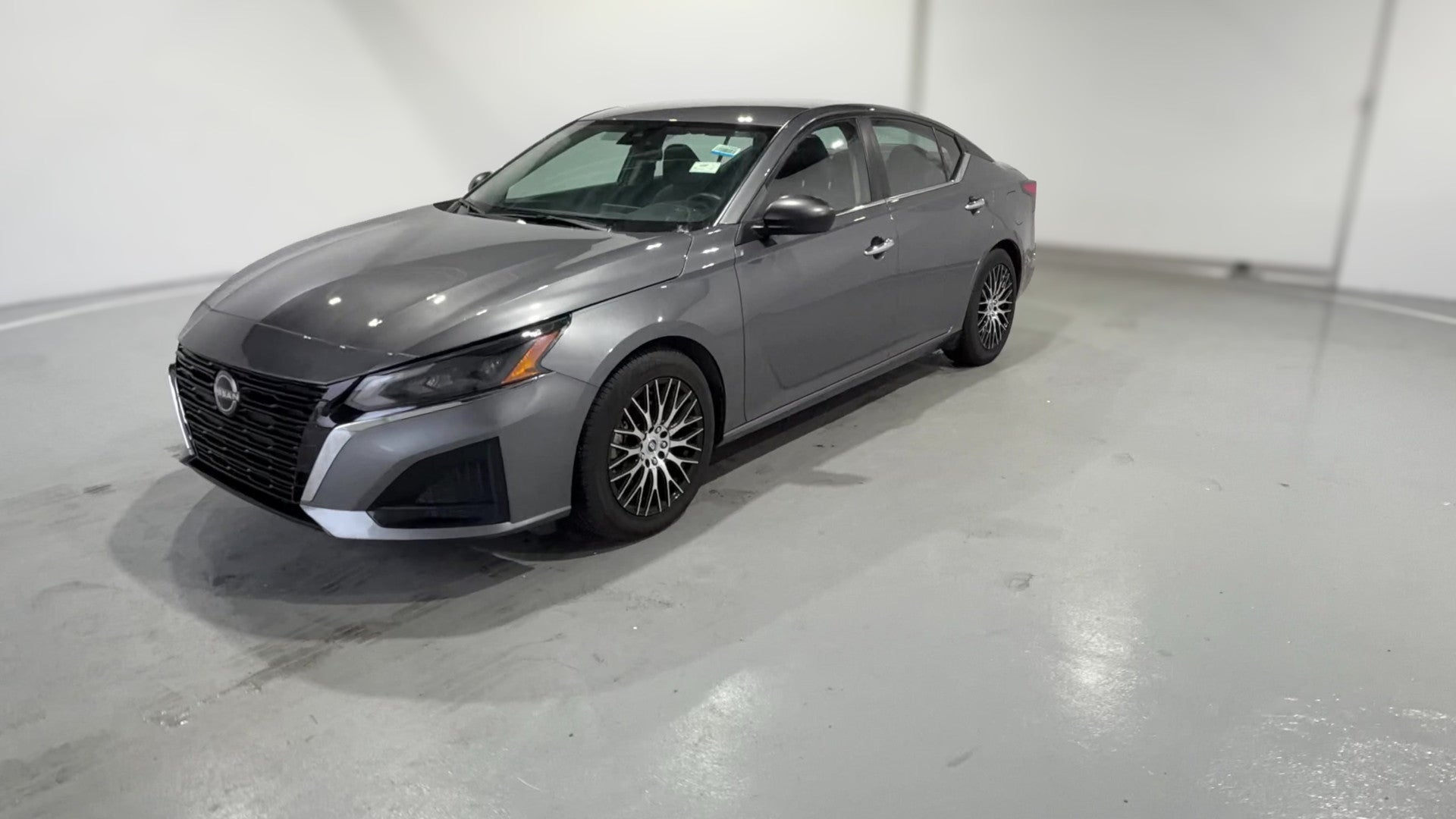 2024 Nissan Altima vehicle photo