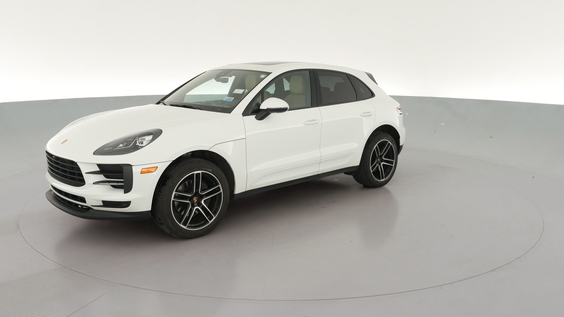 2021 Porsche Macan vehicle photo