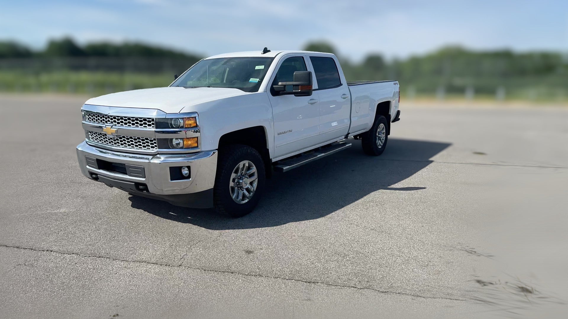 2019 Chevrolet Silverado 3500 HD Crew Cab vehicle photo