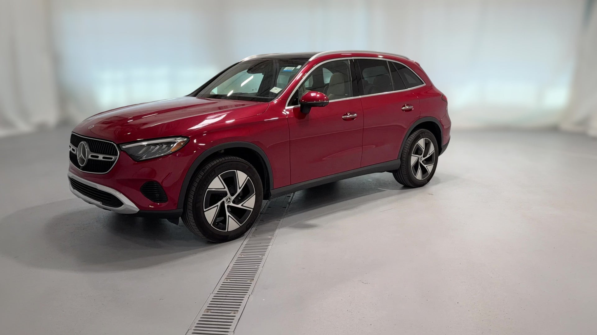 2024 Mercedes-Benz GLC vehicle photo