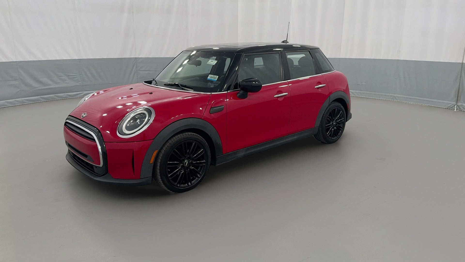 2022 MINI Hardtop 4 Door vehicle photo