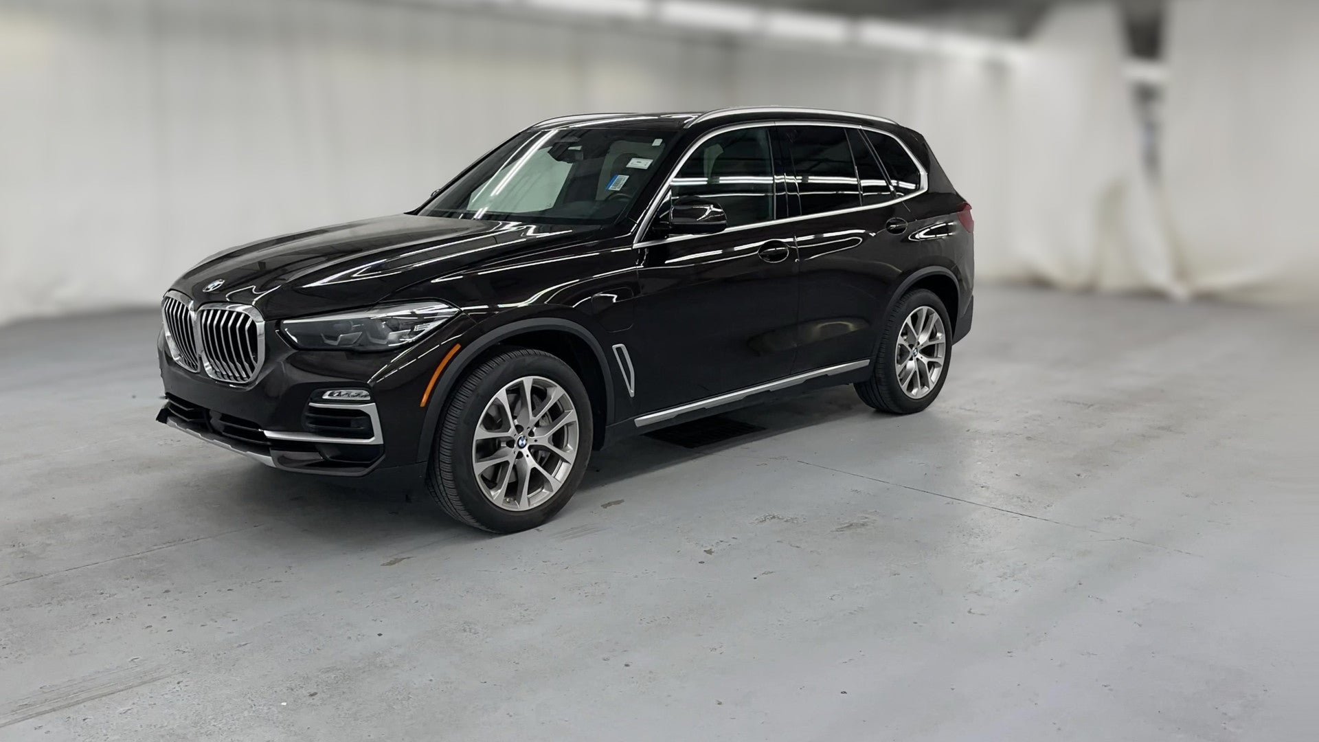 2021 BMW X5 vehicle photo