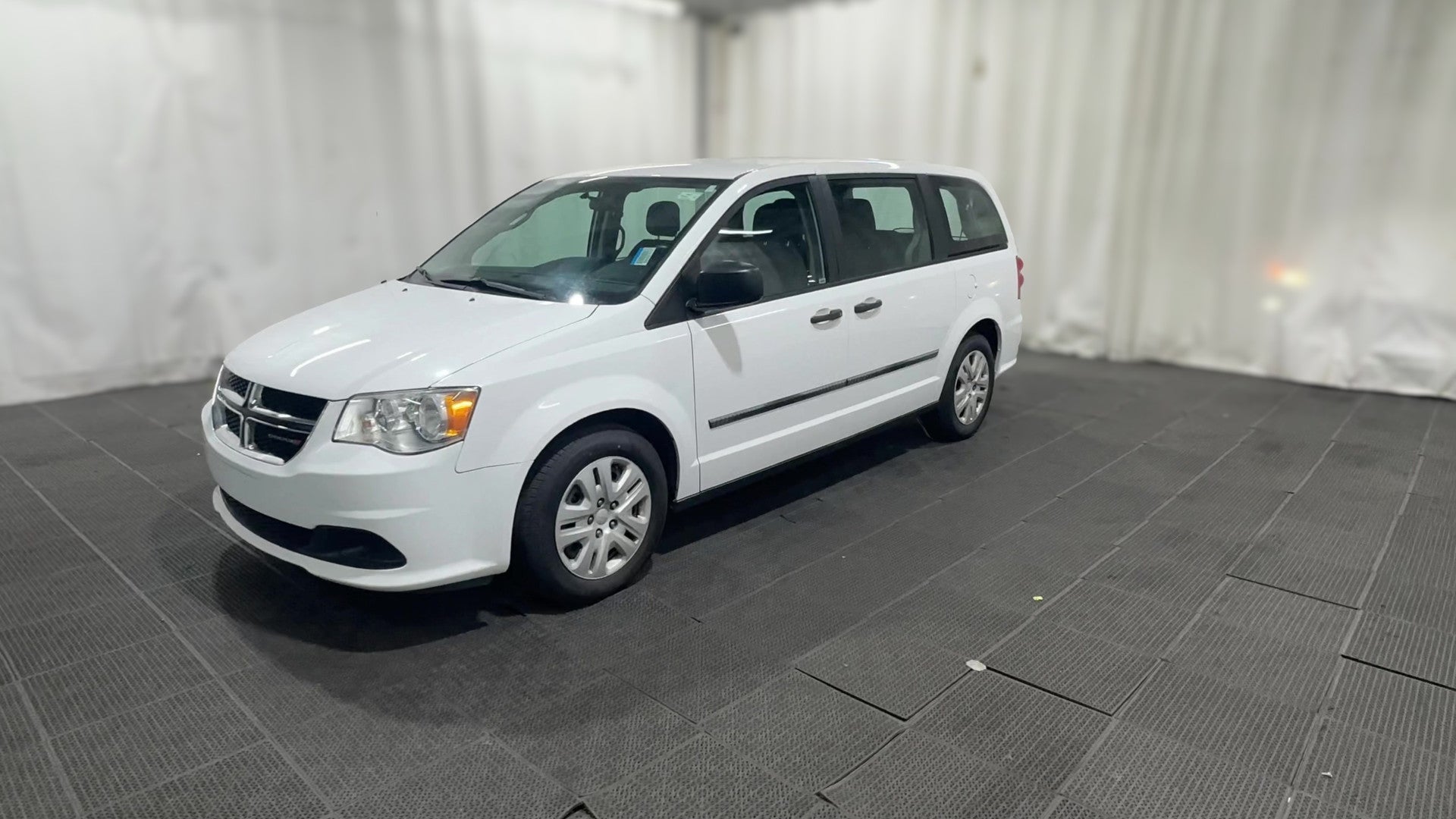 2016 Dodge Grand Caravan Passenger vehicle photo