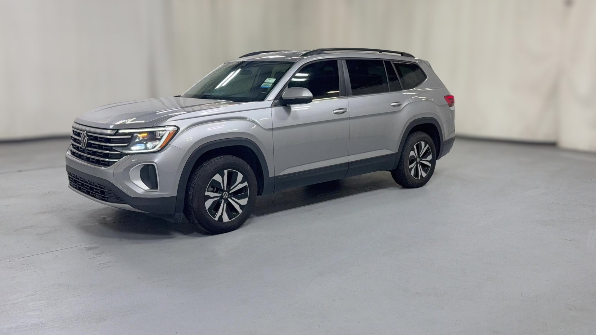 2025 Volkswagen Atlas vehicle photo