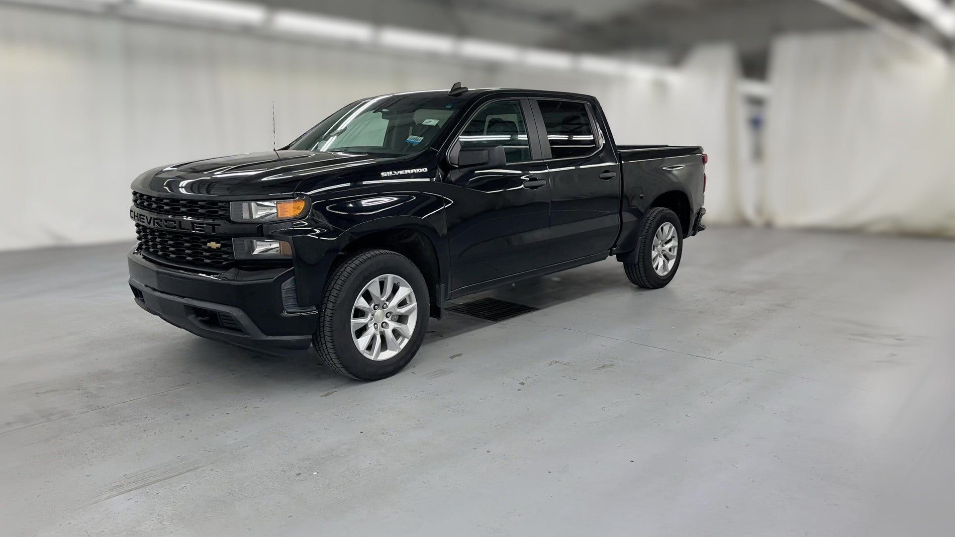 2021 Chevrolet Silverado 1500 Crew Cab vehicle photo