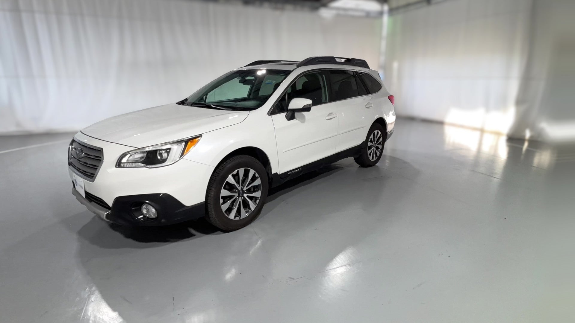 2017 Subaru Outback vehicle photo