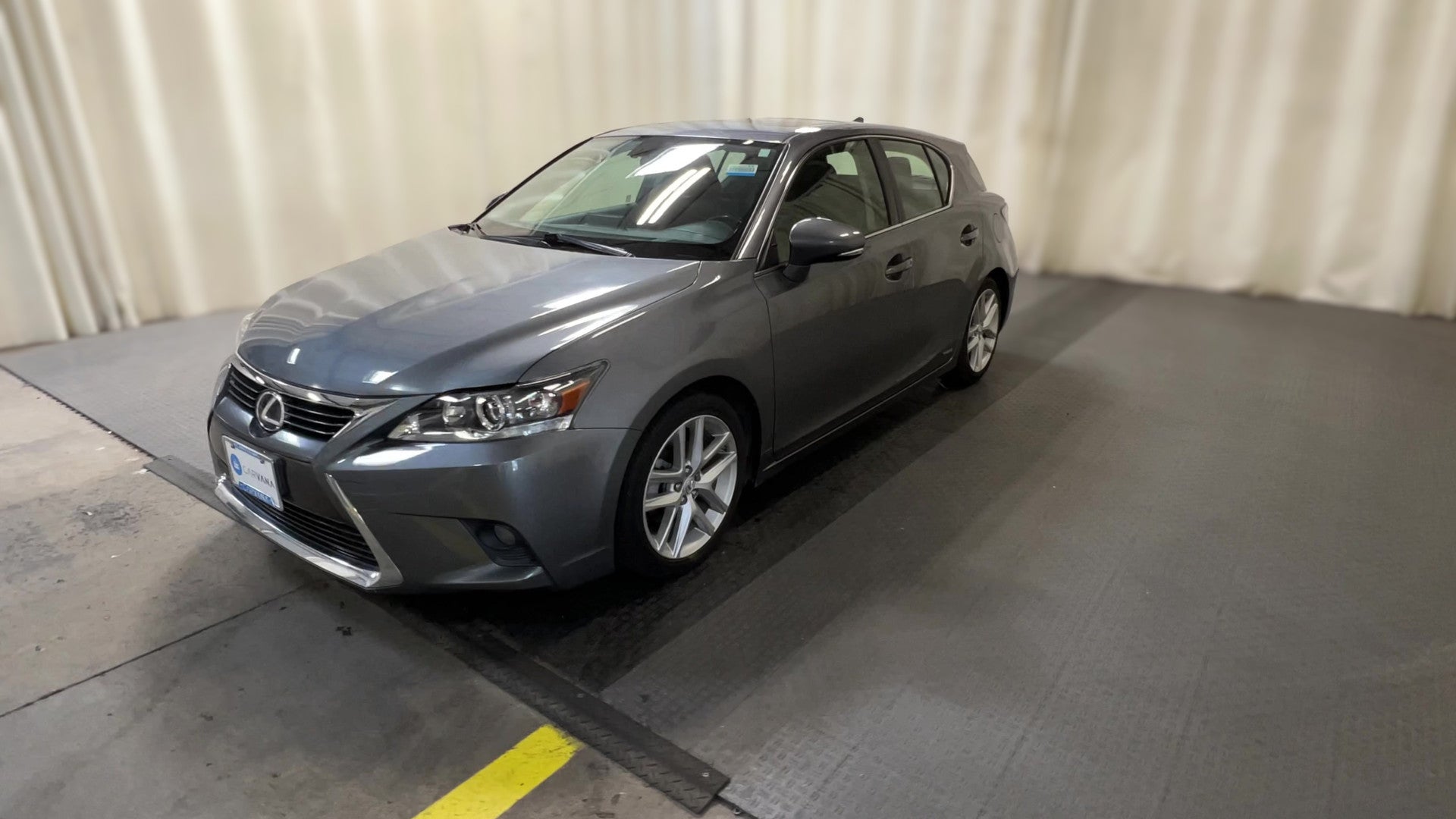 2017 Lexus CT vehicle photo