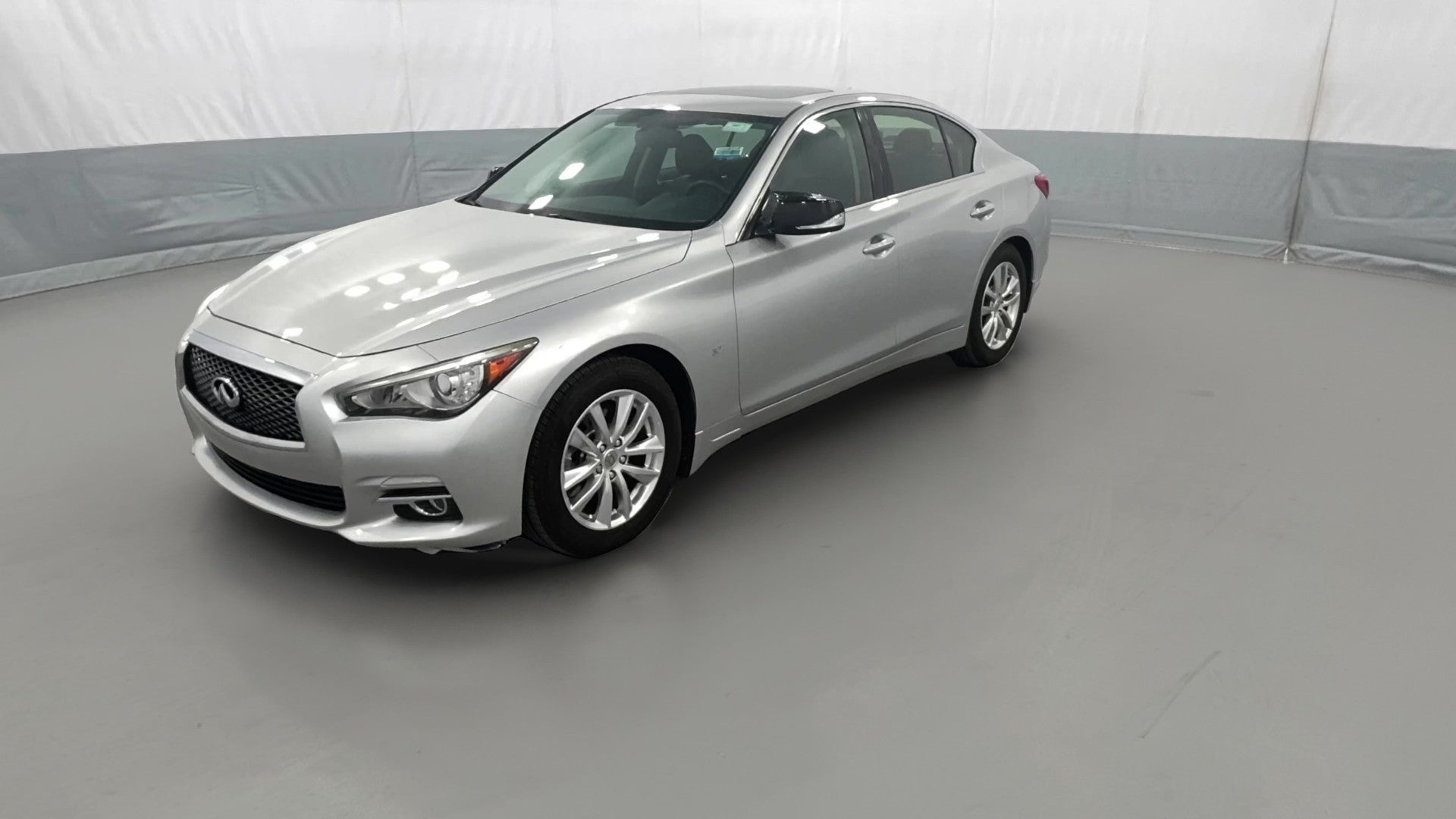 2015 INFINITI Q50 vehicle photo