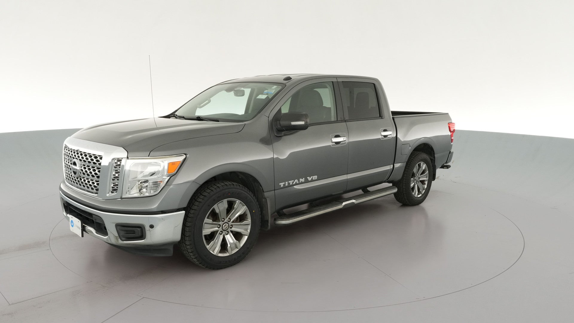 2019 Nissan Titan Crew Cab vehicle photo