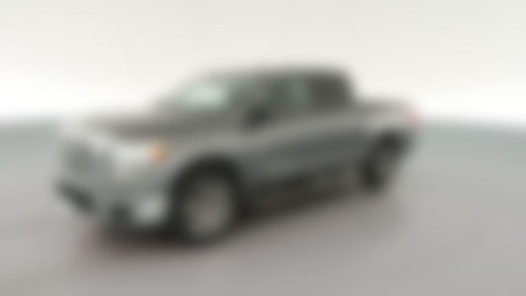2019 Nissan Titan Crew Cab vehicle photo
