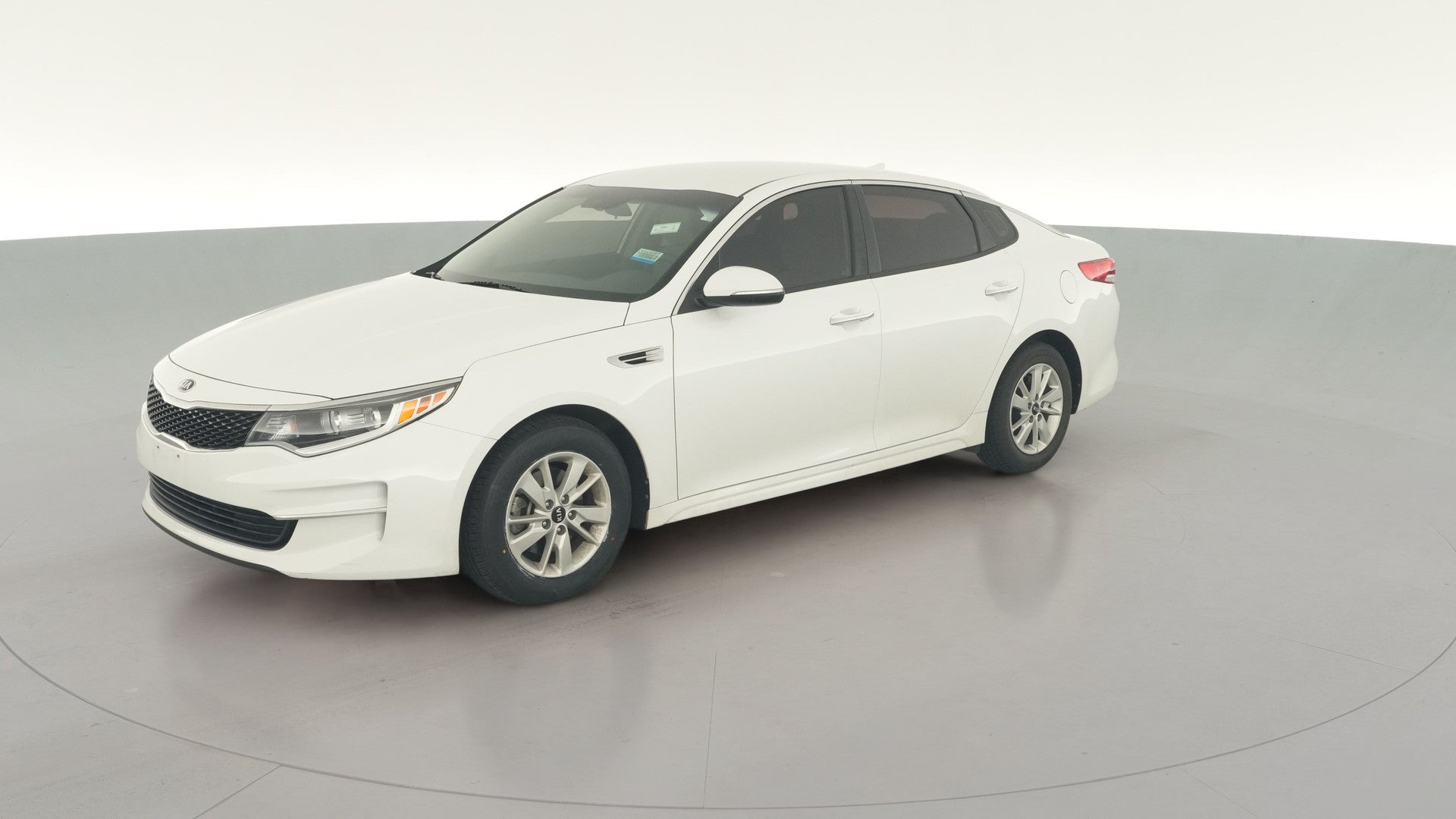 2018 Kia Optima vehicle photo
