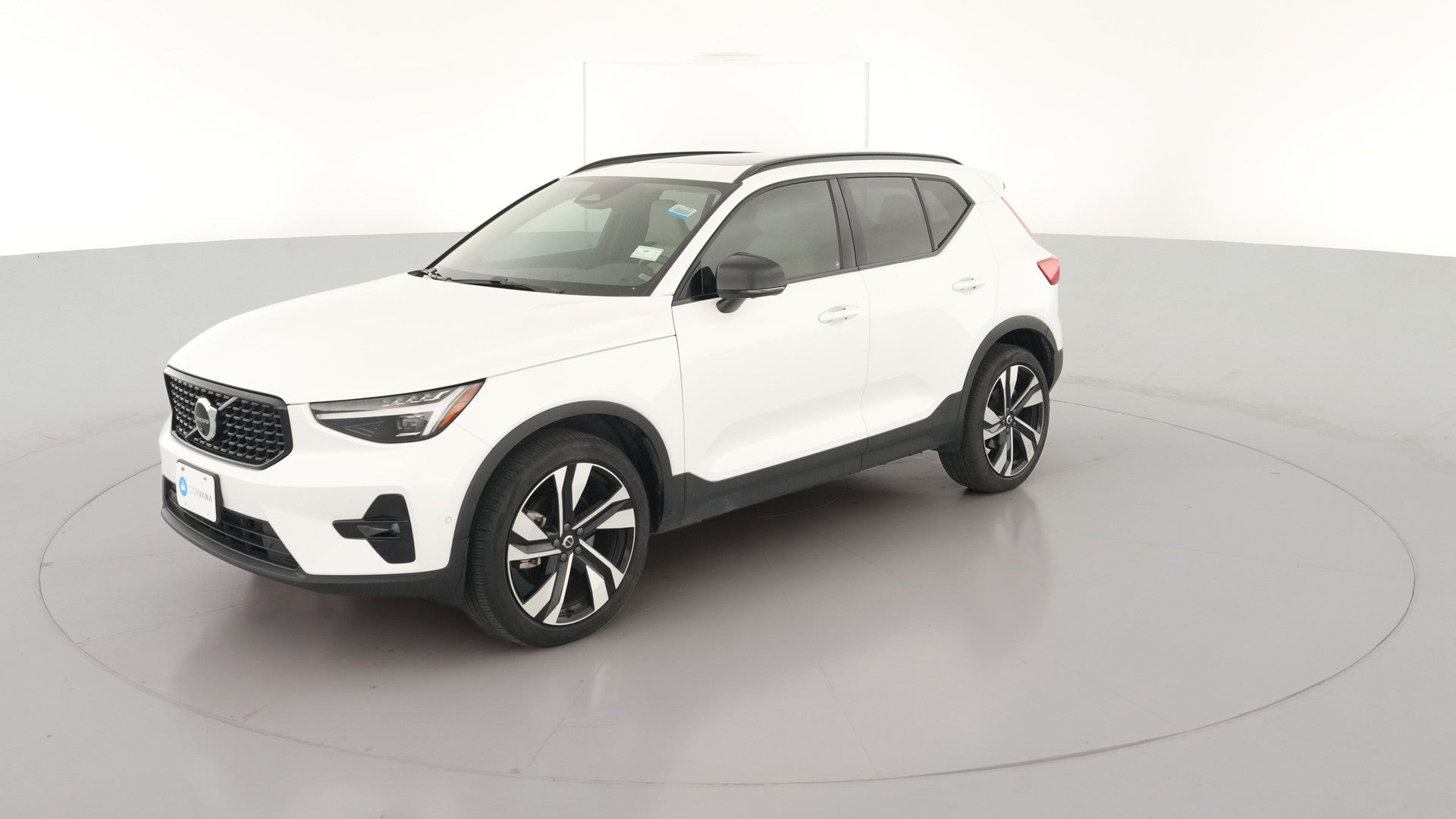 2023 Volvo XC40 vehicle photo