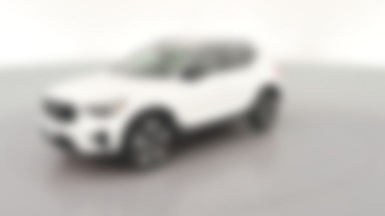 2023 Volvo XC40 vehicle photo