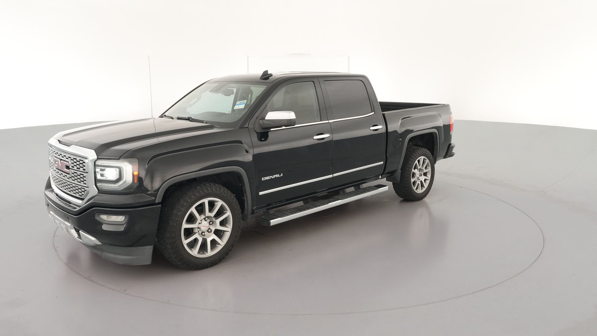 2018 GMC Sierra 1500 Crew Cab vehicle photo