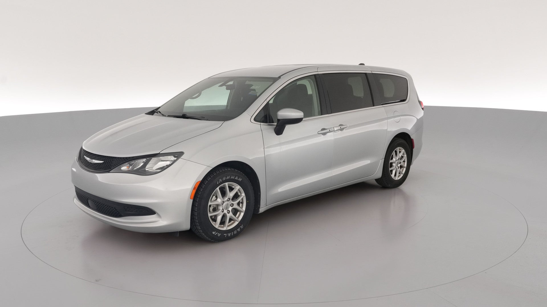 2022 Chrysler Voyager vehicle photo
