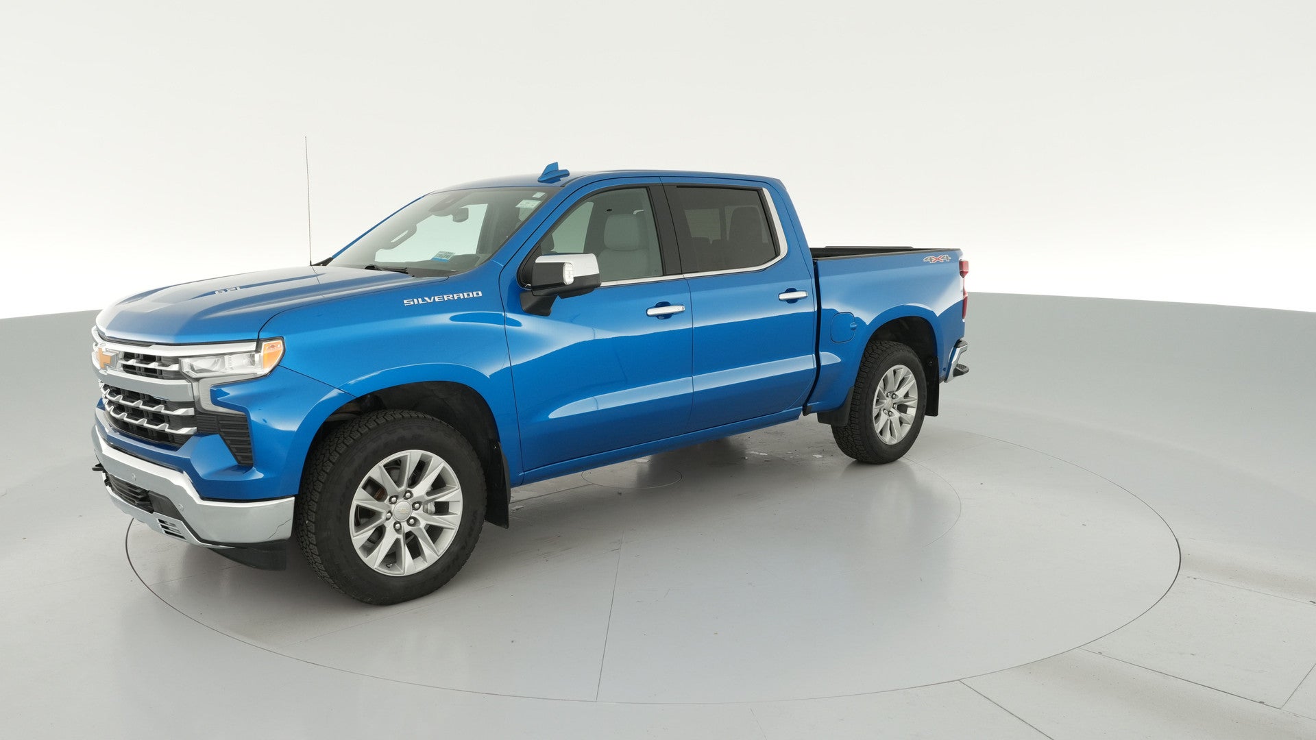 2024 Chevrolet Silverado 1500 Crew Cab vehicle photo