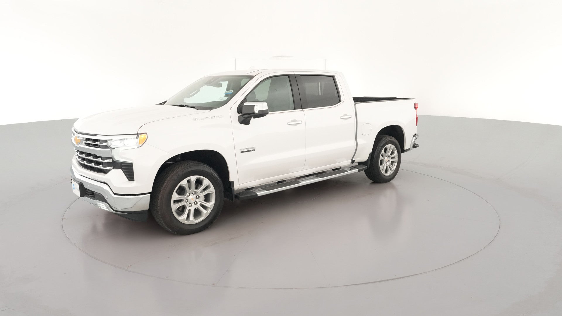 2025 Chevrolet Silverado 1500 Crew Cab vehicle photo